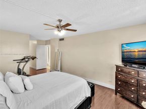 800 NE 195th St 716, Miami FL 33179