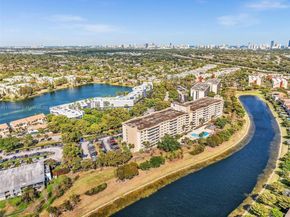 800 NE 195th St 716, Miami FL 33179