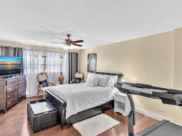 800 NE 195th St 716, Miami FL 33179