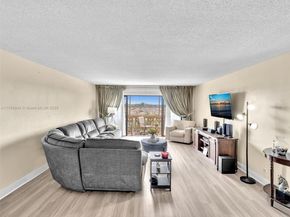 800 NE 195th St 716, Miami FL 33179