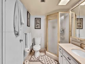800 NE 195th St 716, Miami FL 33179