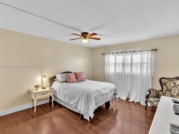 800 NE 195th St 716, Miami FL 33179