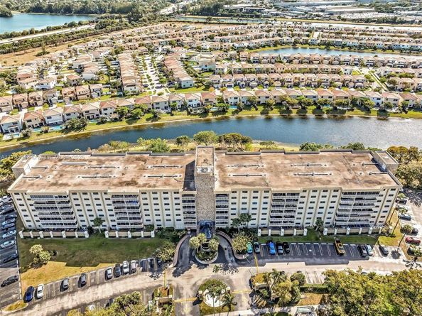 800 NE 195th St 716, Miami FL 33179