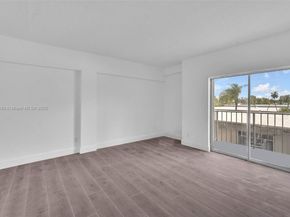 1960 Marseille Dr 304, Miami Beach FL 33141