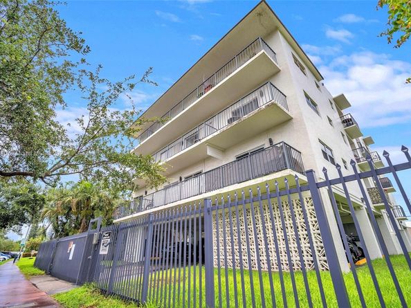 1960 Marseille Dr 304, Miami Beach FL 33141