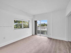 1960 Marseille Dr 304, Miami Beach FL 33141
