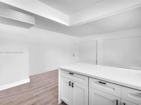 1960 Marseille Dr 304, Miami Beach FL 33141
