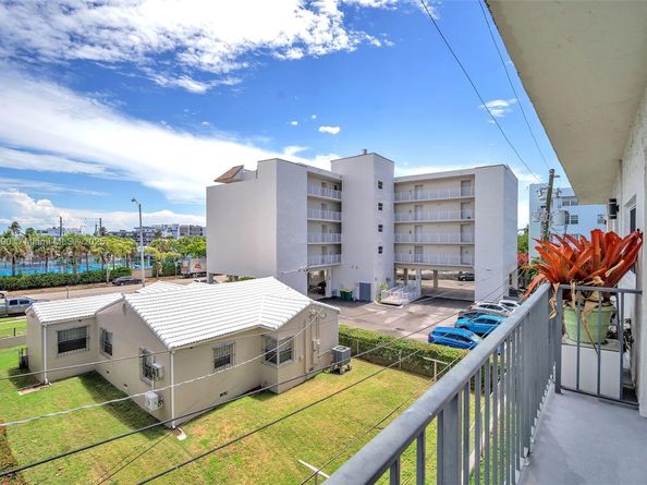 1960 Marseille Dr 304, Miami Beach FL 33141