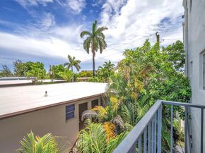 1960 Marseille Dr 304, Miami Beach FL 33141
