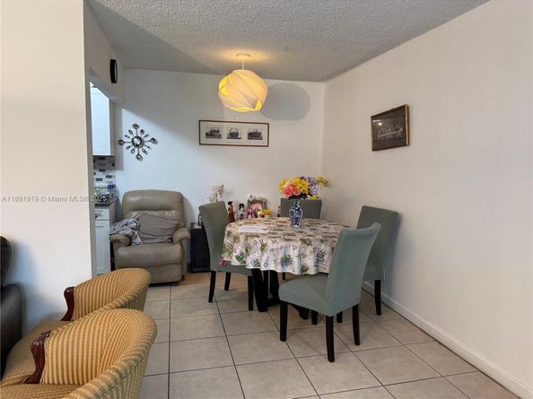 1100 NE 1st Ct 120, Hallandale Beach FL 33009