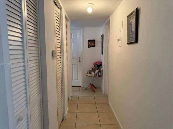 1100 NE 1st Ct 120, Hallandale Beach FL 33009