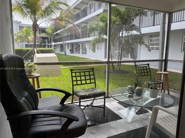 1100 NE 1st Ct 120, Hallandale Beach FL 33009