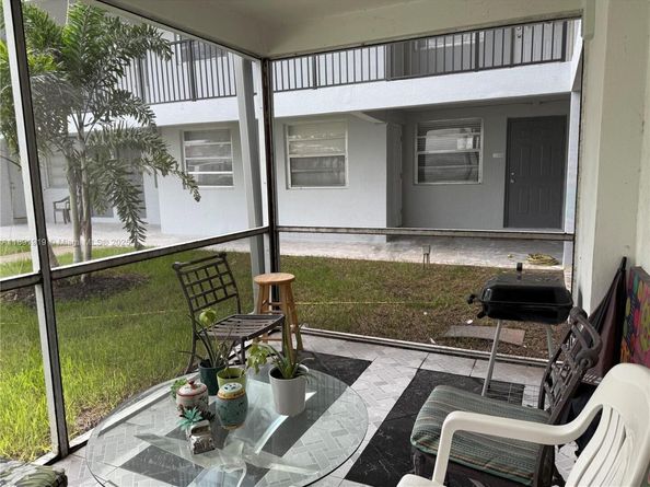 1100 NE 1st Ct 120, Hallandale Beach FL 33009