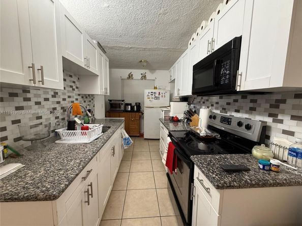 1100 NE 1st Ct 120, Hallandale Beach FL 33009