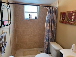 1100 NE 1st Ct 120, Hallandale Beach FL 33009