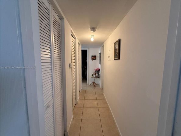 1100 NE 1st Ct 120, Hallandale Beach FL 33009