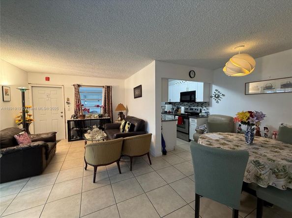 1100 NE 1st Ct 120, Hallandale Beach FL 33009