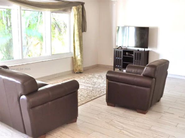 5111 NE 15th Ave, Fort Lauderdale FL 33334