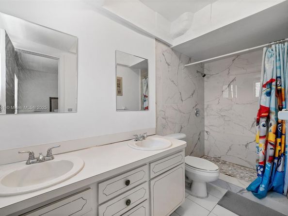 11930 NE 19 Dr 15, North Miami FL 33181