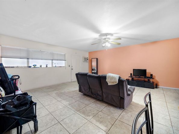 11930 NE 19 Dr 15, North Miami FL 33181