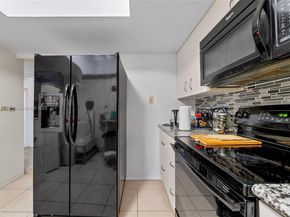 11930 NE 19 Dr 15, North Miami FL 33181