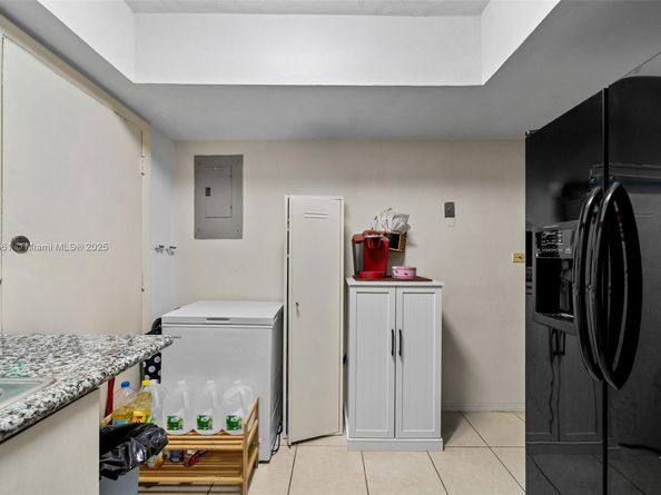 11930 NE 19 Dr 15, North Miami FL 33181