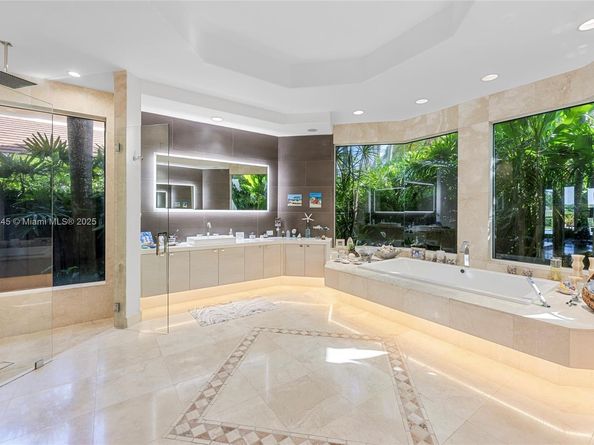 2508 Princeton Ct, Weston FL 33327