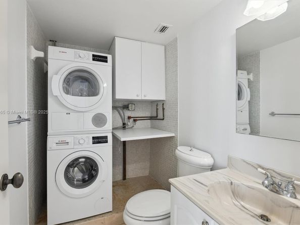 4101 Pine Tree Dr 1812, Miami Beach FL 33140