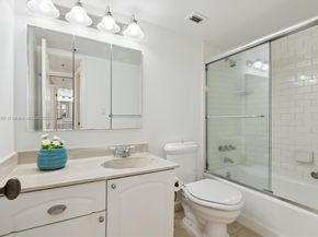 4101 Pine Tree Dr 1812, Miami Beach FL 33140