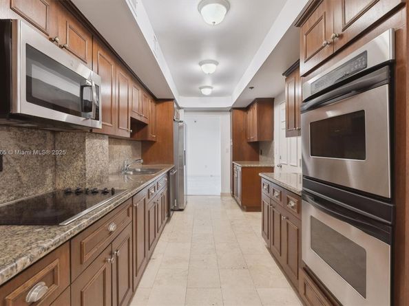4101 Pine Tree Dr 1812, Miami Beach FL 33140