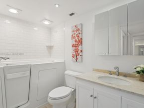 4101 Pine Tree Dr 1812, Miami Beach FL 33140