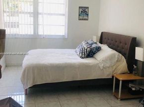 100 Lincoln Rd 524, Miami Beach FL 33139