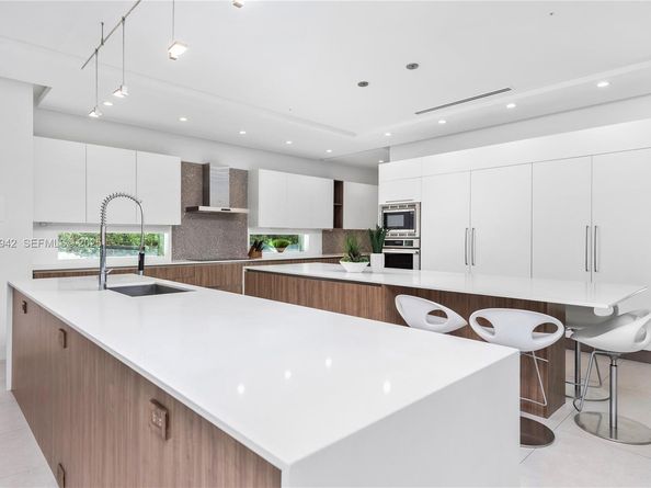 310 SE 11th Ave, Fort Lauderdale FL 33301