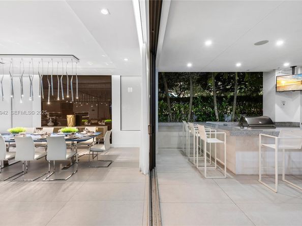 310 SE 11th Ave, Fort Lauderdale FL 33301