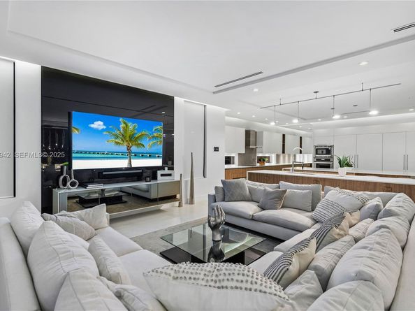 310 SE 11th Ave, Fort Lauderdale FL 33301