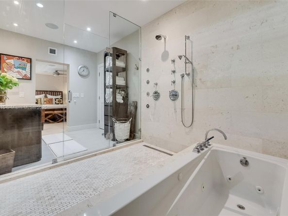 7255 SW 55th Ave, Miami FL 33143
