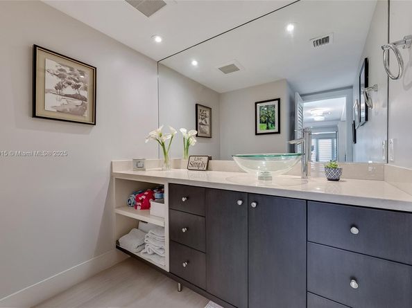 7255 SW 55th Ave, Miami FL 33143