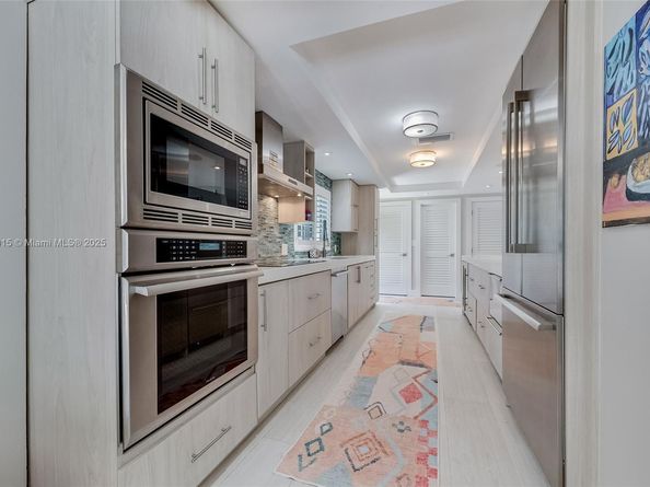 7255 SW 55th Ave, Miami FL 33143