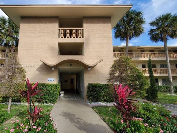 17050 NE 14th Ave 208, North Miami Beach FL 33162