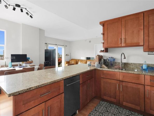 1627 SW 37th Ave 701, Miami FL 33145