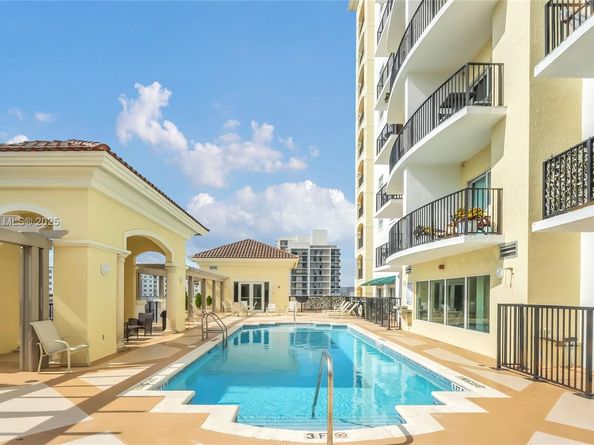 1627 SW 37th Ave 701, Miami FL 33145