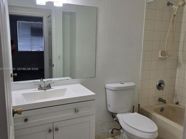 1564 SW 2nd St, Homestead FL 33030