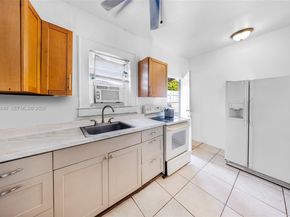 2223 NW 3rd St, Miami FL 33125