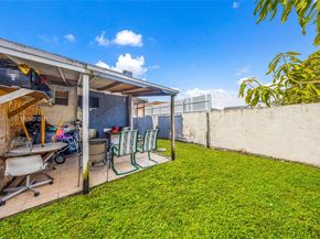 2223 NW 3rd St, Miami FL 33125