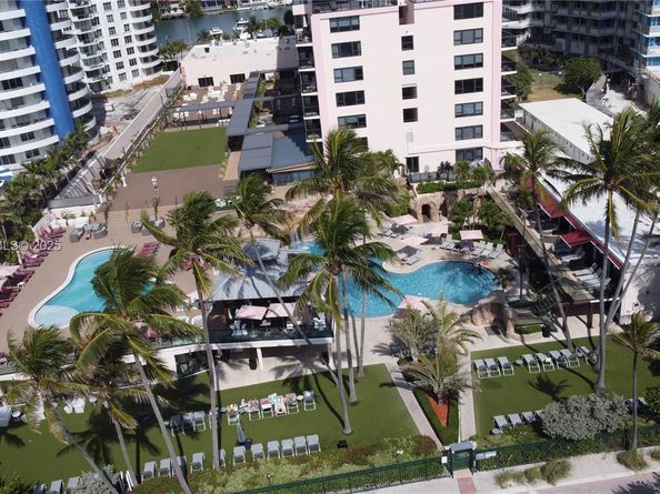 5225 Collins Ave 1204, Miami Beach FL 33140