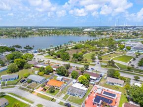 19725 NW 32nd Ct, Miami Gardens FL 33056