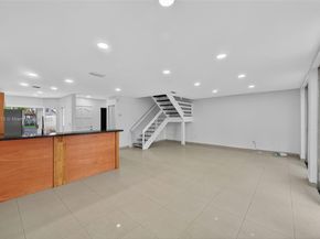 10275 NW 46th St, Doral FL 33178