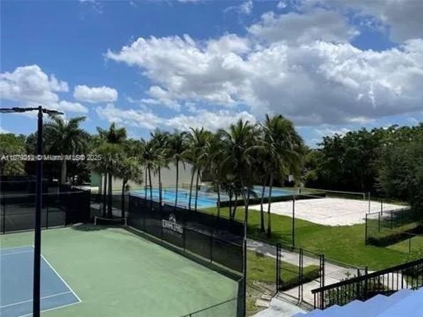 10275 NW 46th St, Doral FL 33178