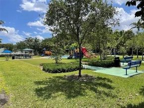 10275 NW 46th St, Doral FL 33178