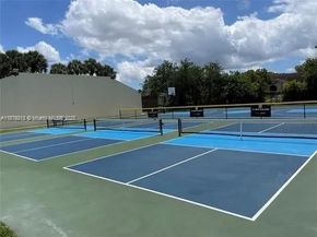 10275 NW 46th St, Doral FL 33178